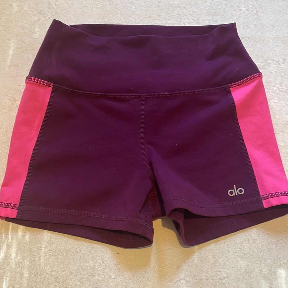 alo yoga shorts